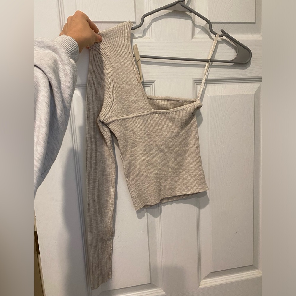 Abercrombie and Fitch off the shoulder top